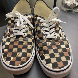 Men’s classic checkerboard vans